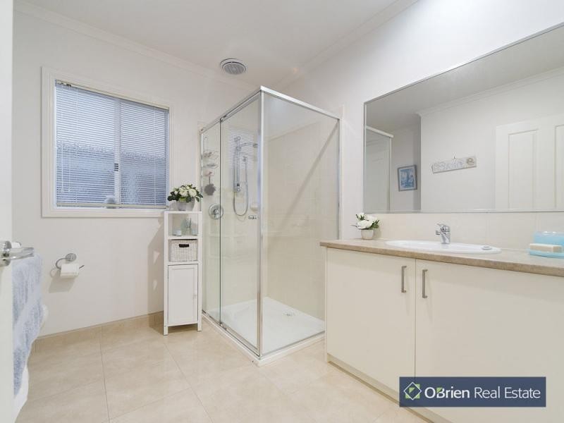 Unit 2, 2 Cameron Street, Cranbourne East VIC 3977
