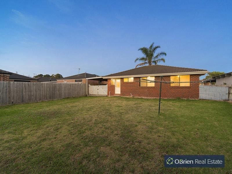 7 Carly Close, Narre Warren South VIC 3805