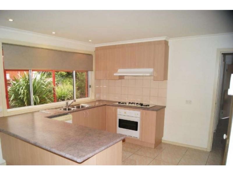 11 Cobblestone Avenue, Narre Warren South VIC 3805