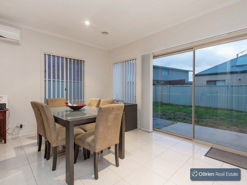 38 Kilburn Place, Pakenham VIC 3810