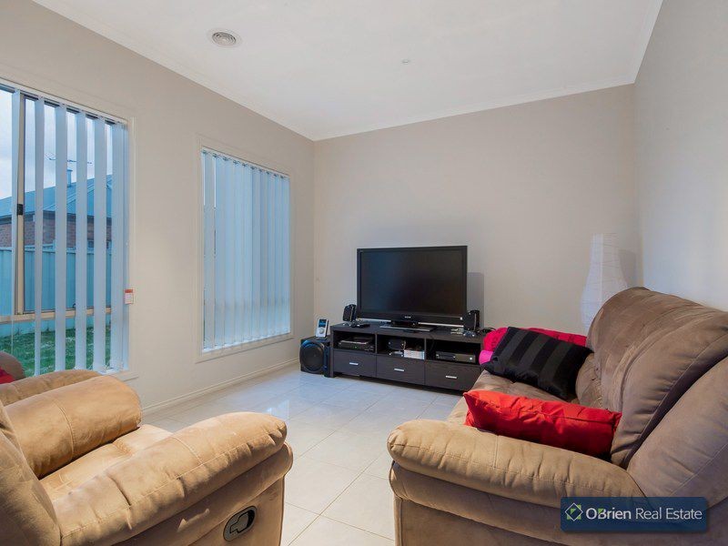 38 Kilburn Place, Pakenham VIC 3810