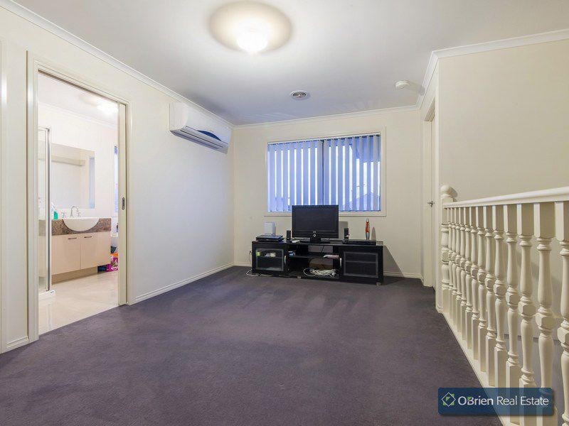 38 Kilburn Place, Pakenham VIC 3810