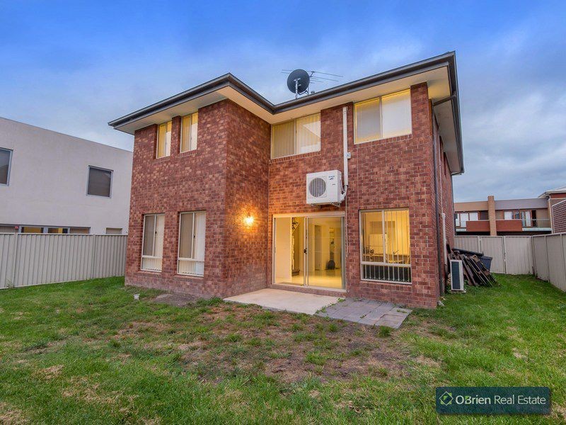 38 Kilburn Place, Pakenham VIC 3810