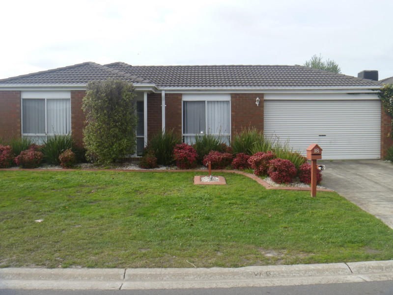 18 Glenn Erin Way, Berwick VIC 3806