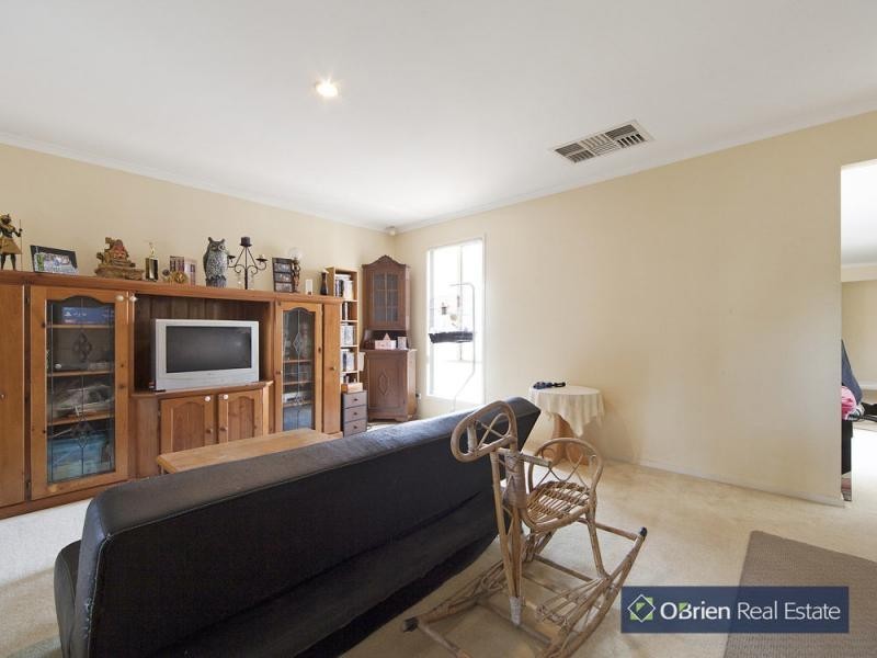 23 Waterside Drive, Cranbourne East VIC 3977