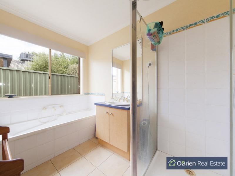 23 Waterside Drive, Cranbourne East VIC 3977