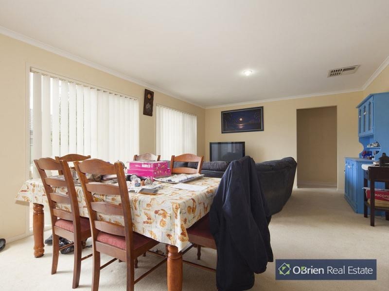 23 Waterside Drive, Cranbourne East VIC 3977