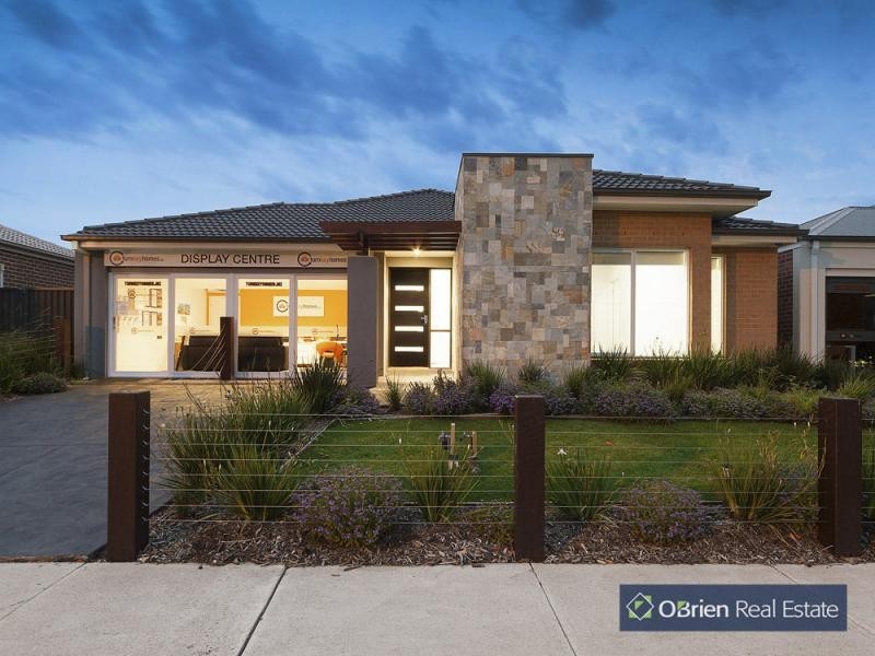 20 Eliburn Drive, Cranbourne East VIC 3977