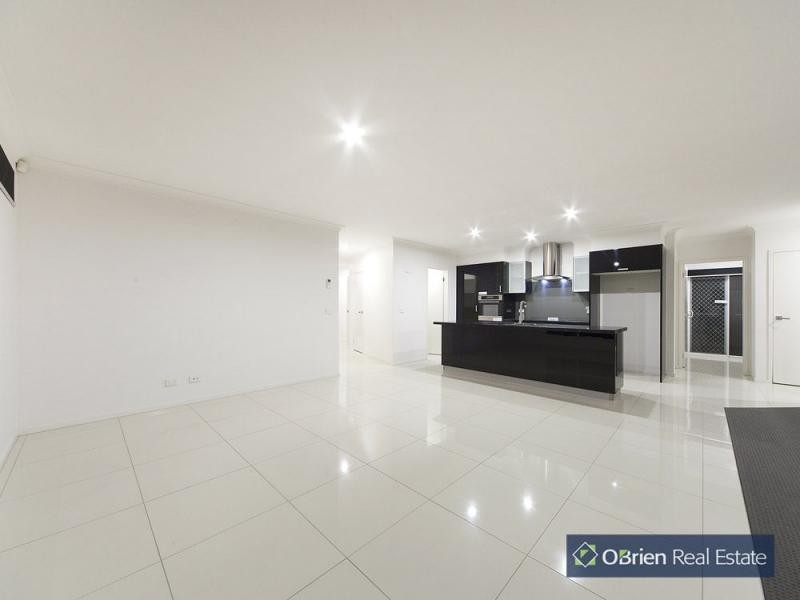 20 Eliburn Drive, Cranbourne East VIC 3977