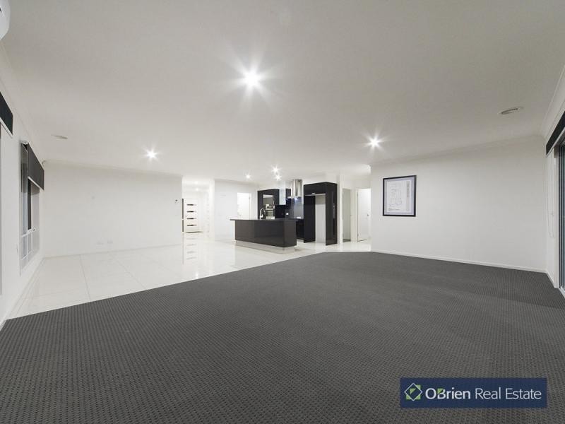 20 Eliburn Drive, Cranbourne East VIC 3977