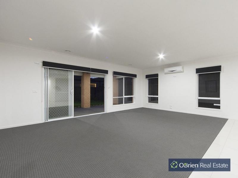 20 Eliburn Drive, Cranbourne East VIC 3977