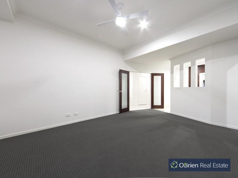 20 Eliburn Drive, Cranbourne East VIC 3977