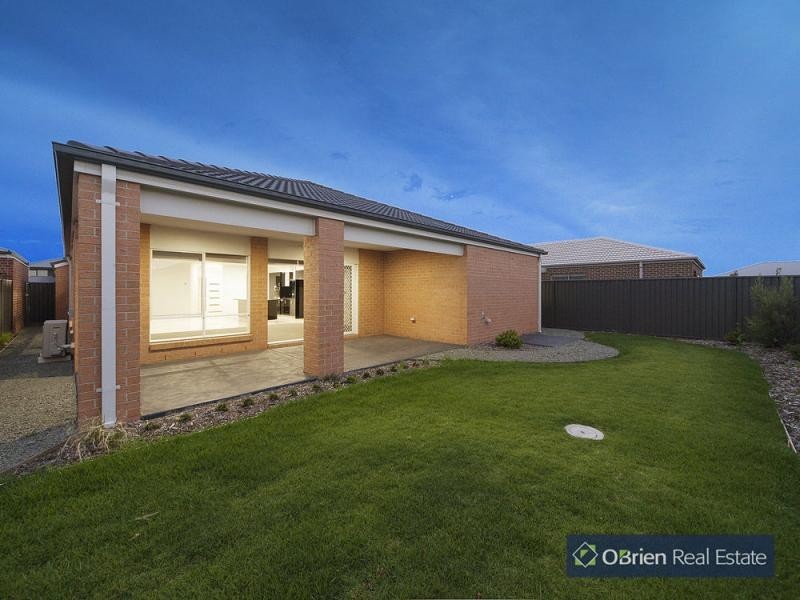 20 Eliburn Drive, Cranbourne East VIC 3977