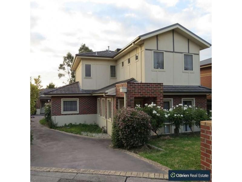 1/10 Normanton Place, Berwick VIC 3806