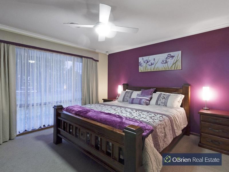 36 Earlston Circuit, Cranbourne VIC 3977