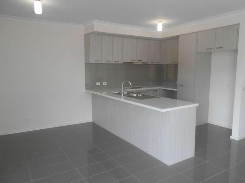 9 Avebury Crescent, Officer VIC 3809