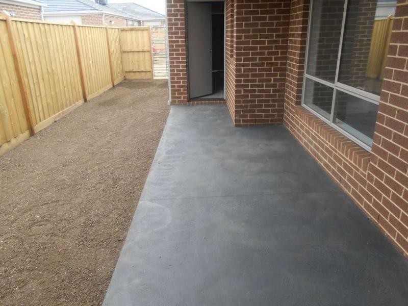 9 Avebury Crescent, Officer VIC 3809