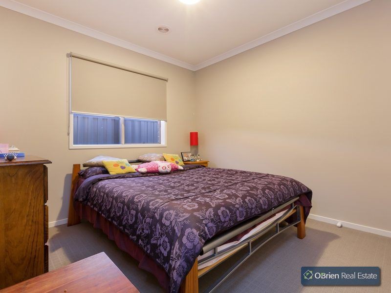 25 Mill Circuit, Clyde North VIC 3978