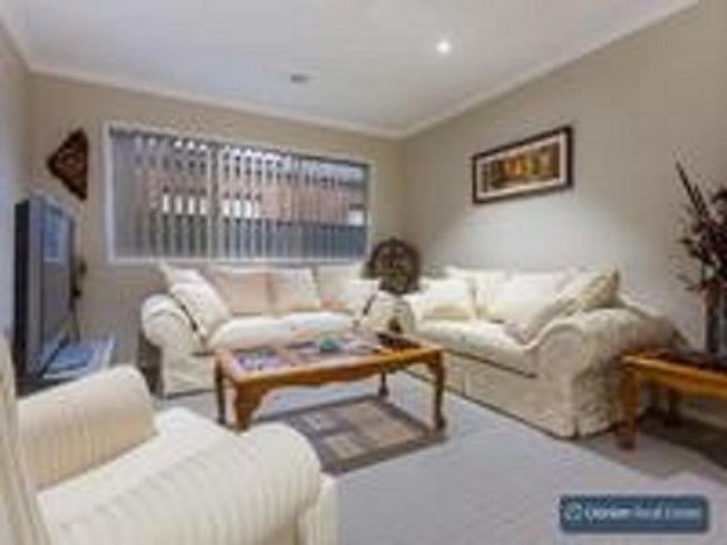 25 Mill Circuit, Clyde North VIC 3978