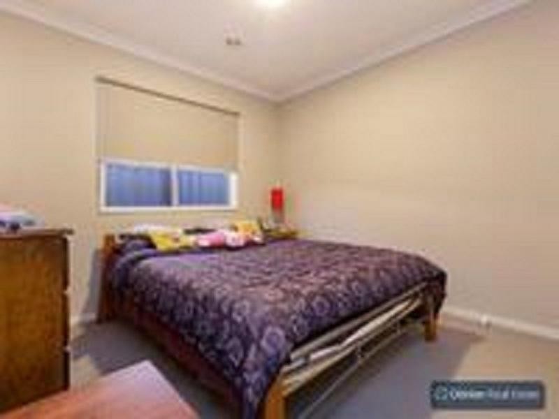 25 Mill Circuit, Clyde North VIC 3978