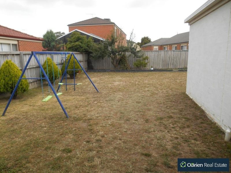 22 Hallmark Drive, Narre Warren VIC 3805