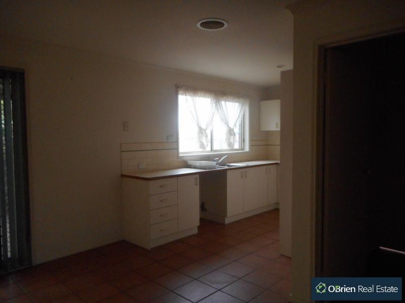 22/8 Monteith Crescent, Endeavour Hills VIC 3802