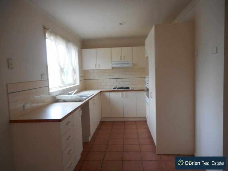 22/8 Monteith Crescent, Endeavour Hills VIC 3802