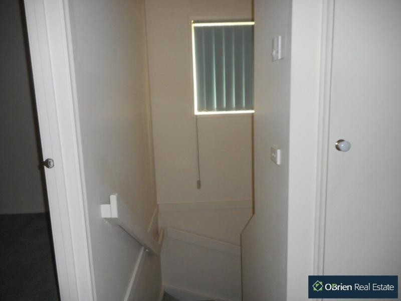 22/8 Monteith Crescent, Endeavour Hills VIC 3802
