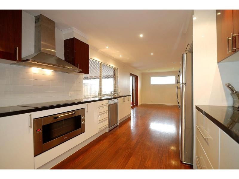 73 Sheldon Drive, Berwick VIC 3806