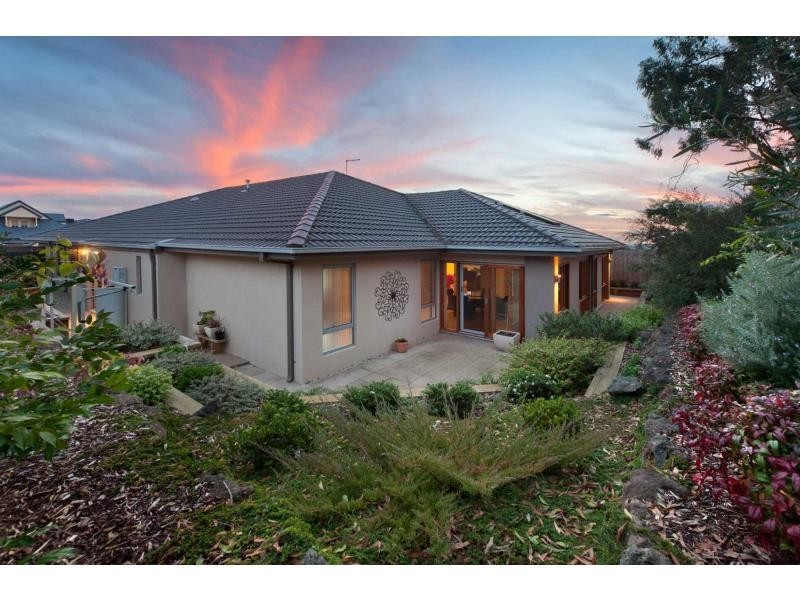 57 Cambridge Drive, Berwick VIC 3806