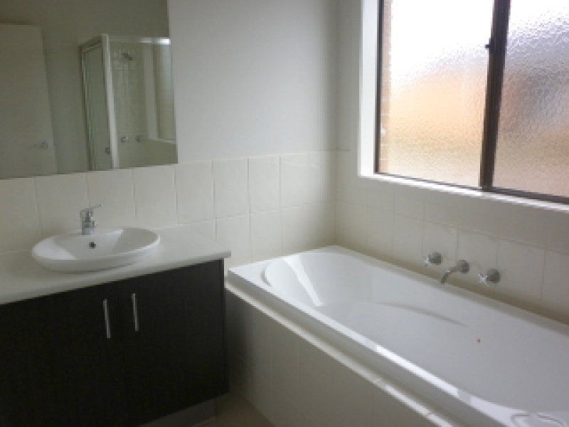 98 Sabel Drive, Cranbourne North VIC 3977