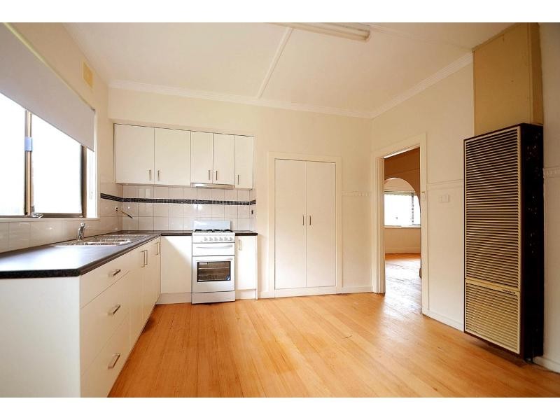 13 Ashmore Avenue, Mordialloc VIC 3195