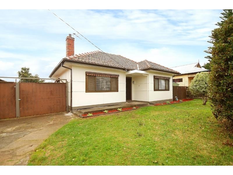 13 Ashmore Avenue, Mordialloc VIC 3195