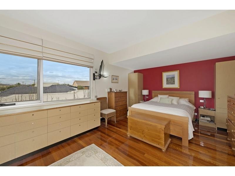 1/10 Bay Street, Mordialloc VIC 3195