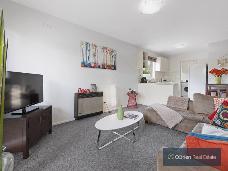 3/130 Warrigal Road, Mentone VIC 3194