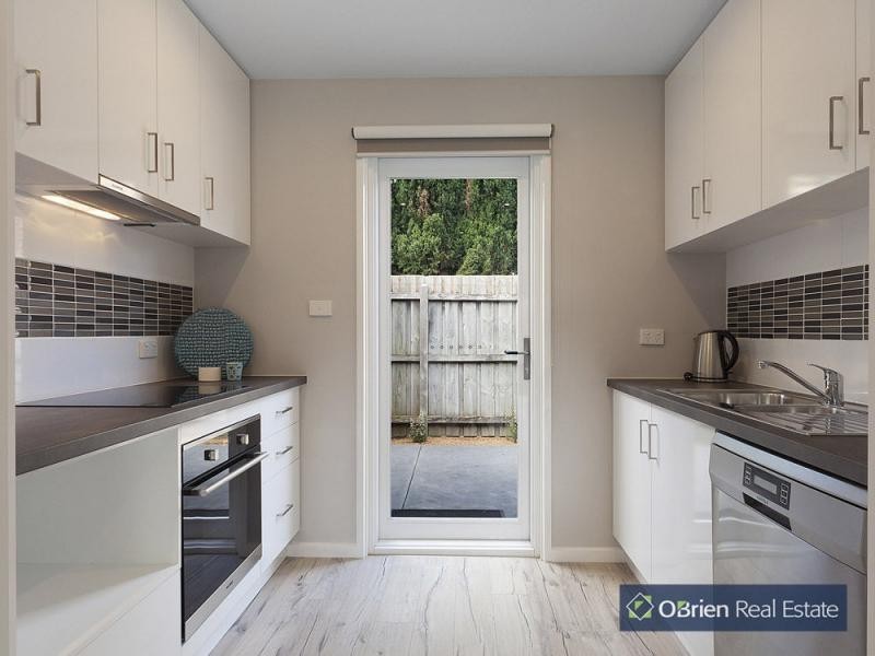 2/61 Bear Street, Mordialloc VIC 3195