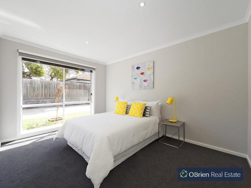 2/61 Bear Street, Mordialloc VIC 3195