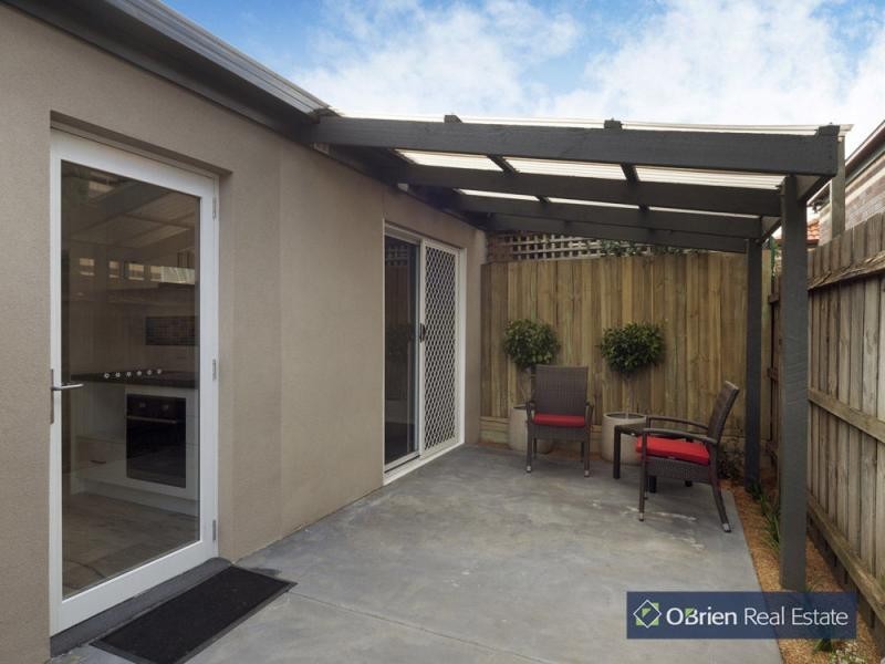 2/61 Bear Street, Mordialloc VIC 3195