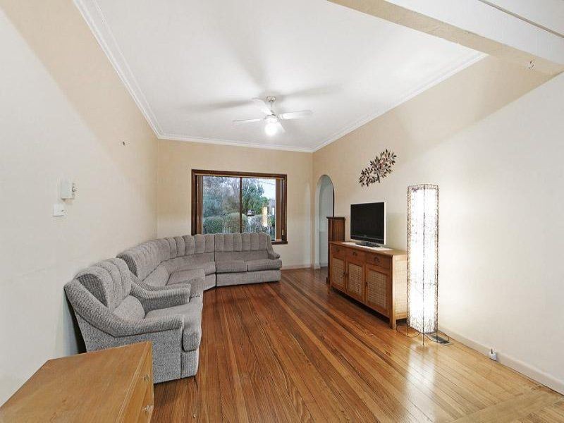 11 Belle Crescent, Mordialloc VIC 3195