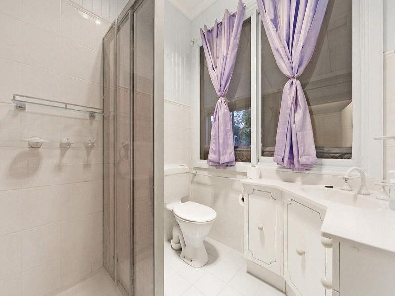 11 Belle Crescent, Mordialloc VIC 3195