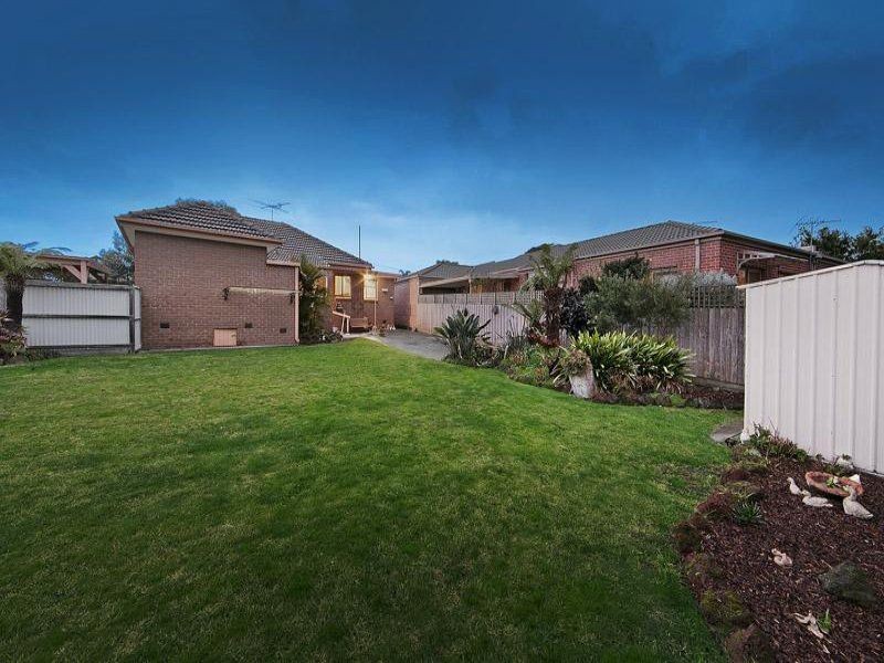 11 Belle Crescent, Mordialloc VIC 3195