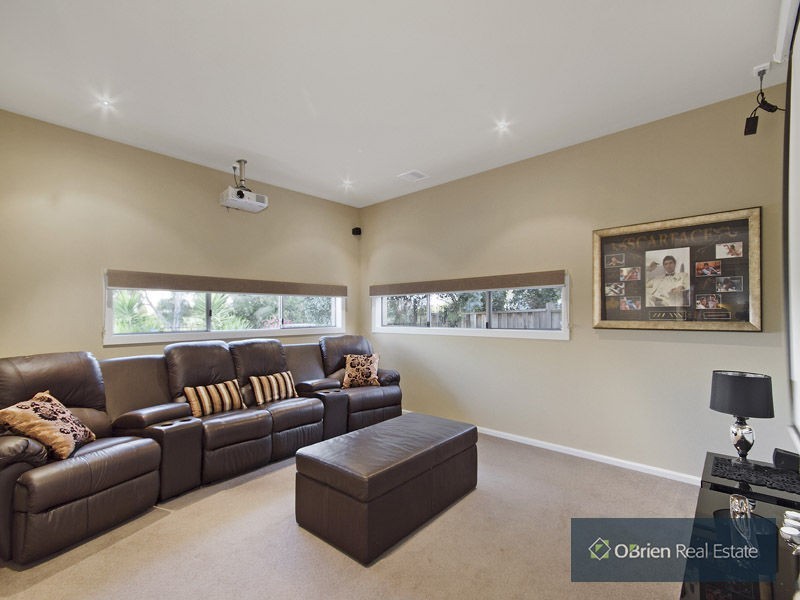 15 Feathery Grove, Sandhurst VIC 3977