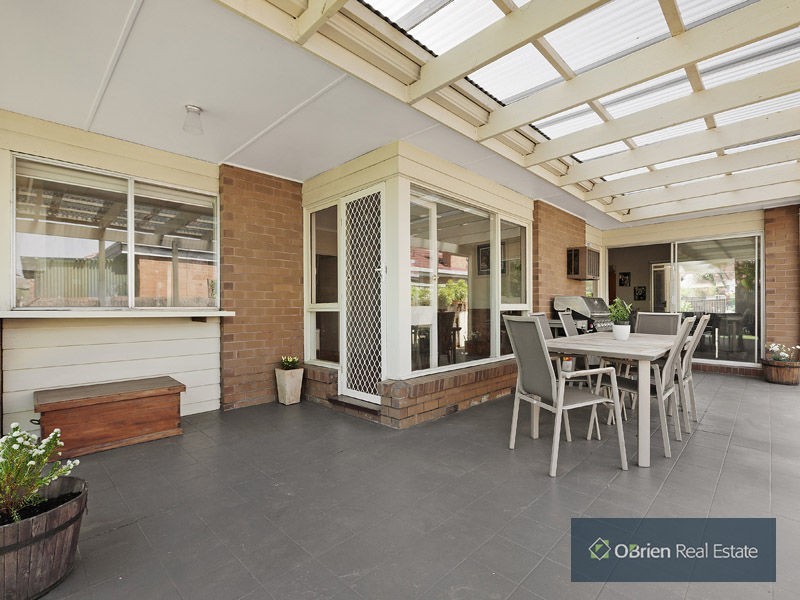 18 Alray Drive, Cheltenham VIC 3192