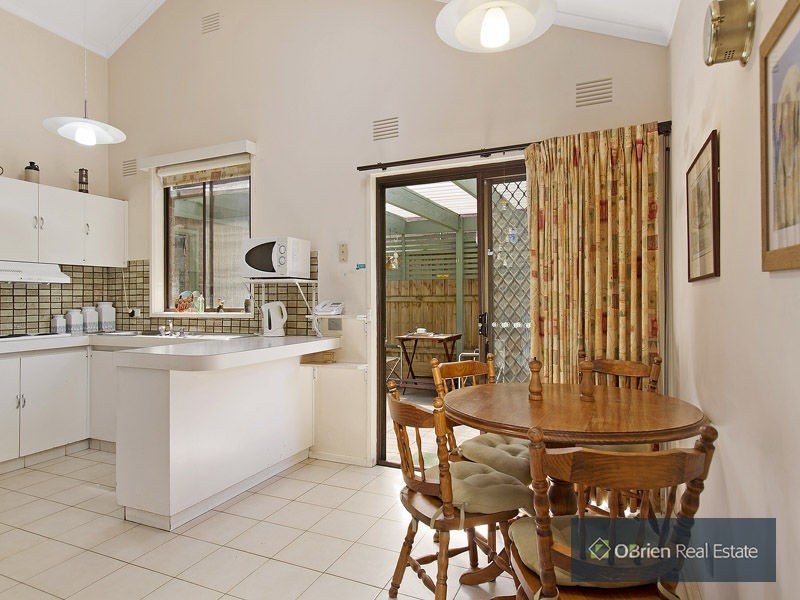 1 Pinewood Mews, Cheltenham VIC 3192