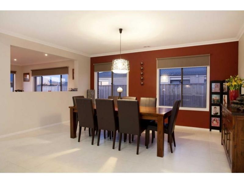 2 Thunderbolt Drive, Cranbourne East VIC 3977