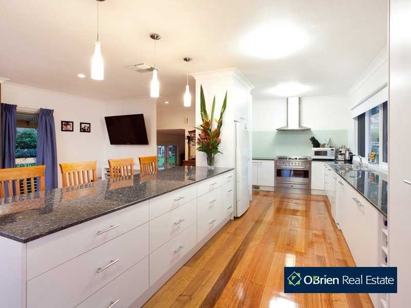 4-6 Rydaldene Way, Berwick VIC 3806