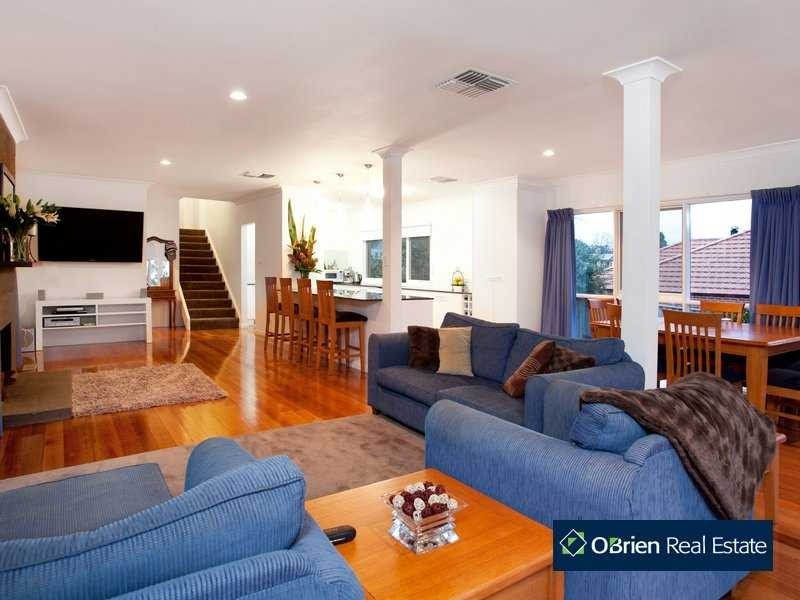 4-6 Rydaldene Way, Berwick VIC 3806