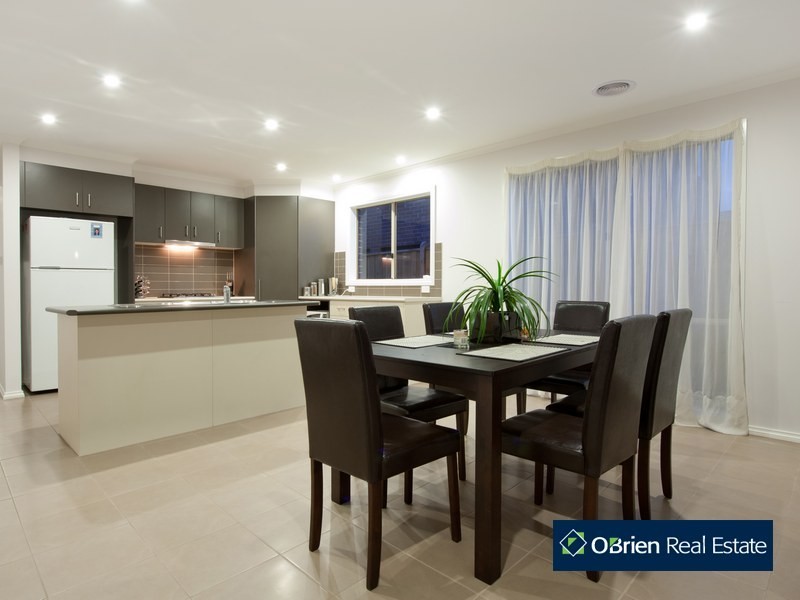 33 Tyrell Place, Berwick VIC 3806