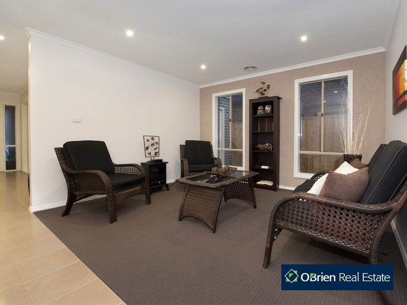 33 Tyrell Place, Berwick VIC 3806