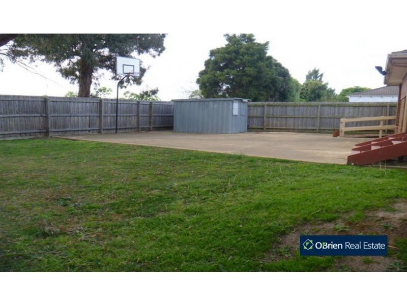 4 Heatherlea Crescent, Narre Warren VIC 3805